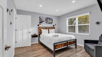 4 bedrooms, iron/ironing board, bed sheets