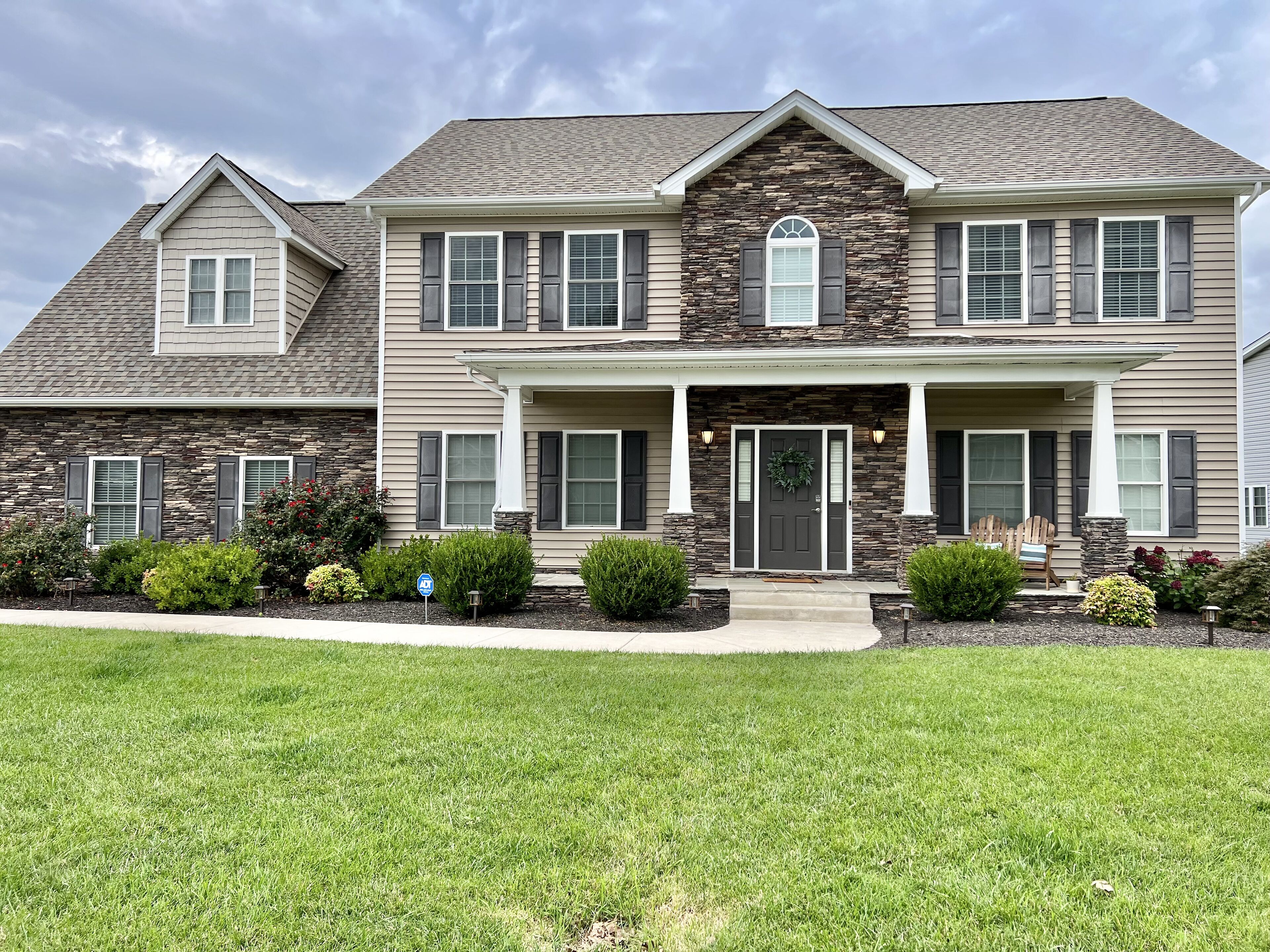 Spacious Family Home - Close to Virginia Tech & Radford University