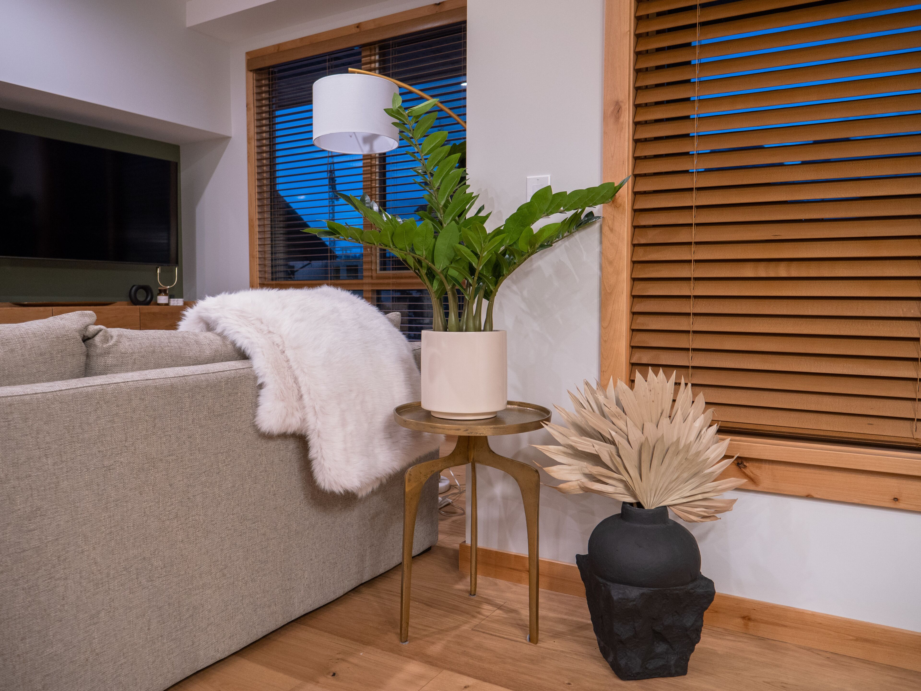 Brand new mountain condo -- views of the Three sisters from every room!