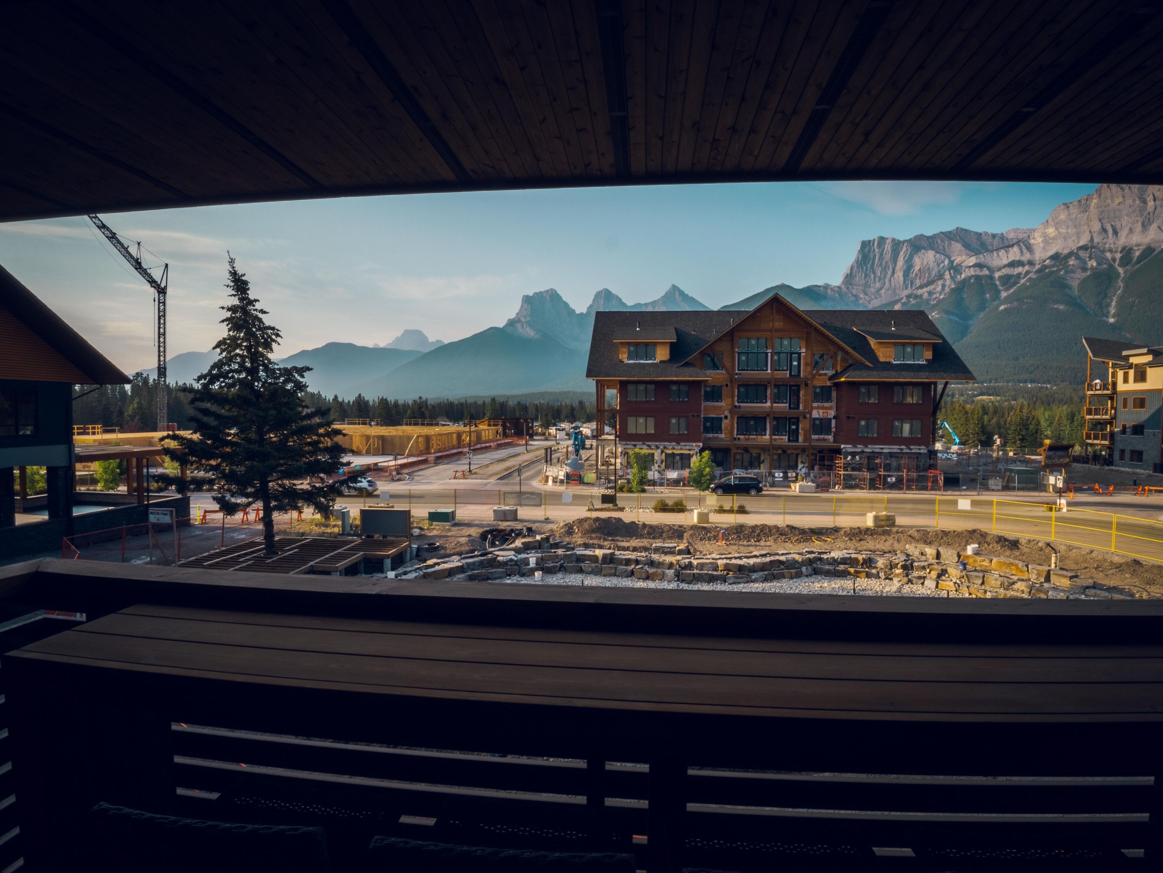 Brand new mountain condo -- views of the Three sisters from every room!