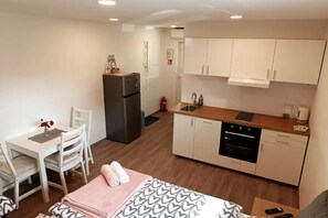 1 camera, culla da viaggio, Wi-Fi gratuito, lenzuola