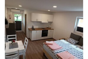 1 habitación, cuna de viaje, wifi gratis y ropa de cama