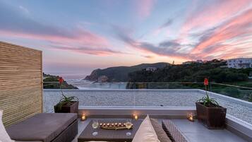 Classic Room, 1 Queen Bed, Balcony, Ocean View | Terrace/patio