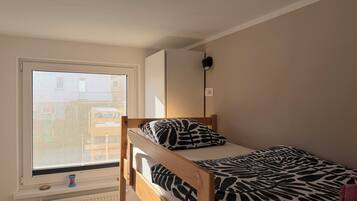 2 Schlafzimmer, Reisekinderbett, kostenloses WLAN