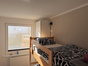 2 bedrooms, travel cot, free WiFi