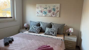 2 Schlafzimmer, Reisekinderbett, kostenloses WLAN