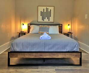 3 bedrooms, desk, iron/ironing board, travel crib