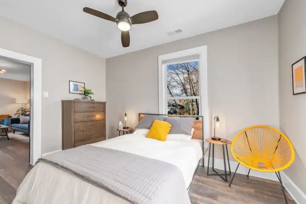 Hot tub, Quiet 3 Bedroom, Close to Downtown, WFH