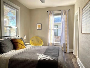 3 bedrooms, desk, iron/ironing board, travel crib