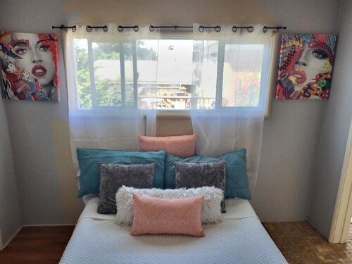 Charming Emeryville Apartment 5 min drive to Bay Bridge.