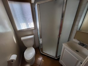 Bruser, håndklæder, Sæbe, Toiletpapir