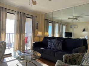 Appart'hôtel, plusieurs lits, balcon, vue plage (403) | Intérieur