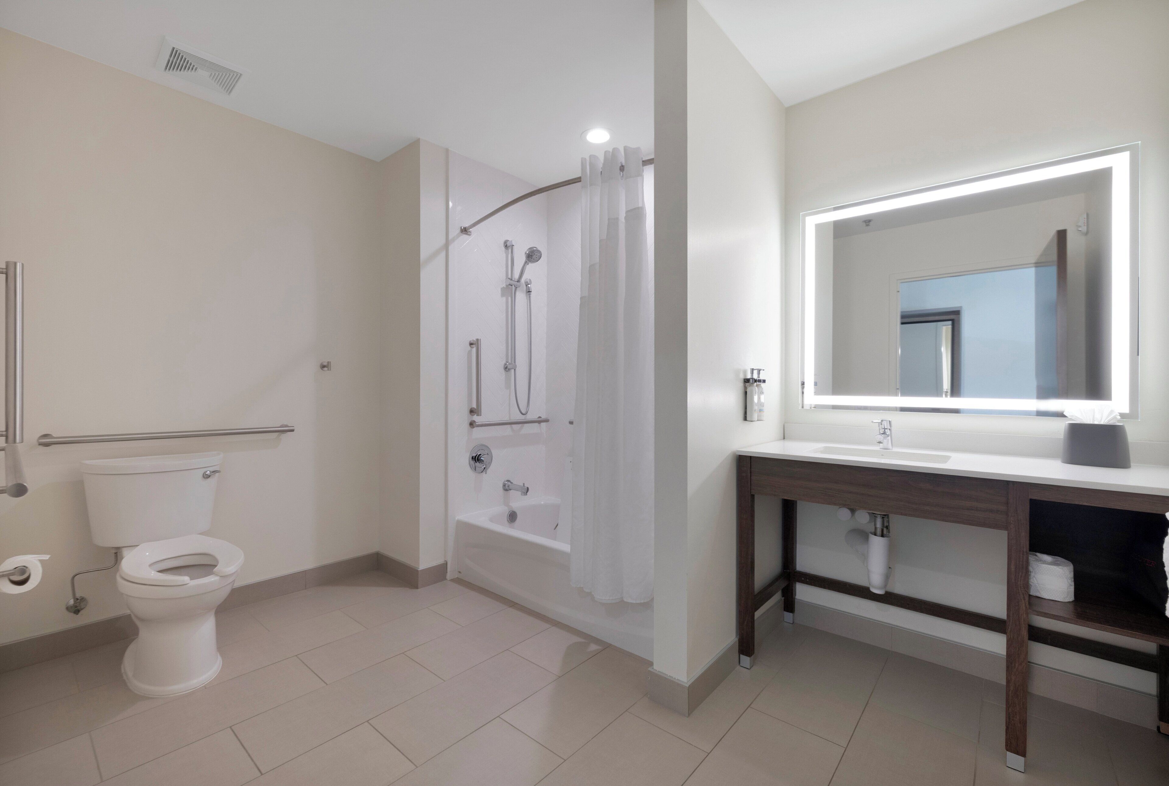 Hårføner, håndklær, såpe og sjampo