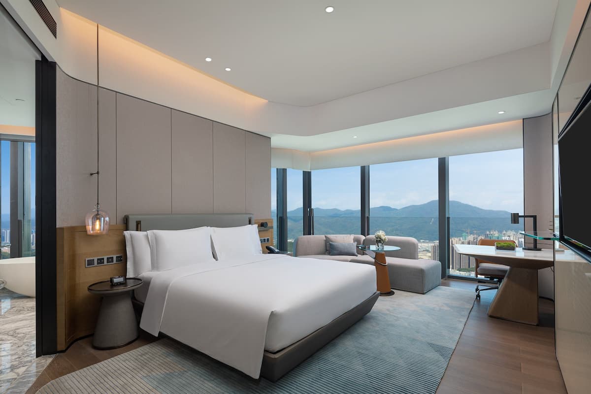 Desk, laptop workspace, rollaway beds, free WiFi