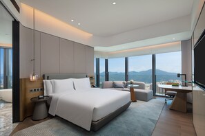 Bureau, espace de travail pour ordinateur portable