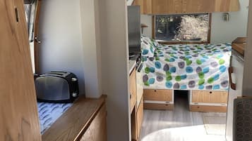 1 habitación y ropa de cama