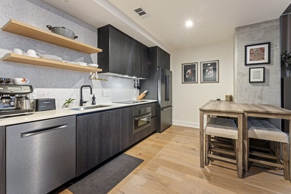 Fridge, microwave, oven, stovetop