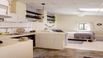 1 bedroom, desk, iron/ironing board, free WiFi