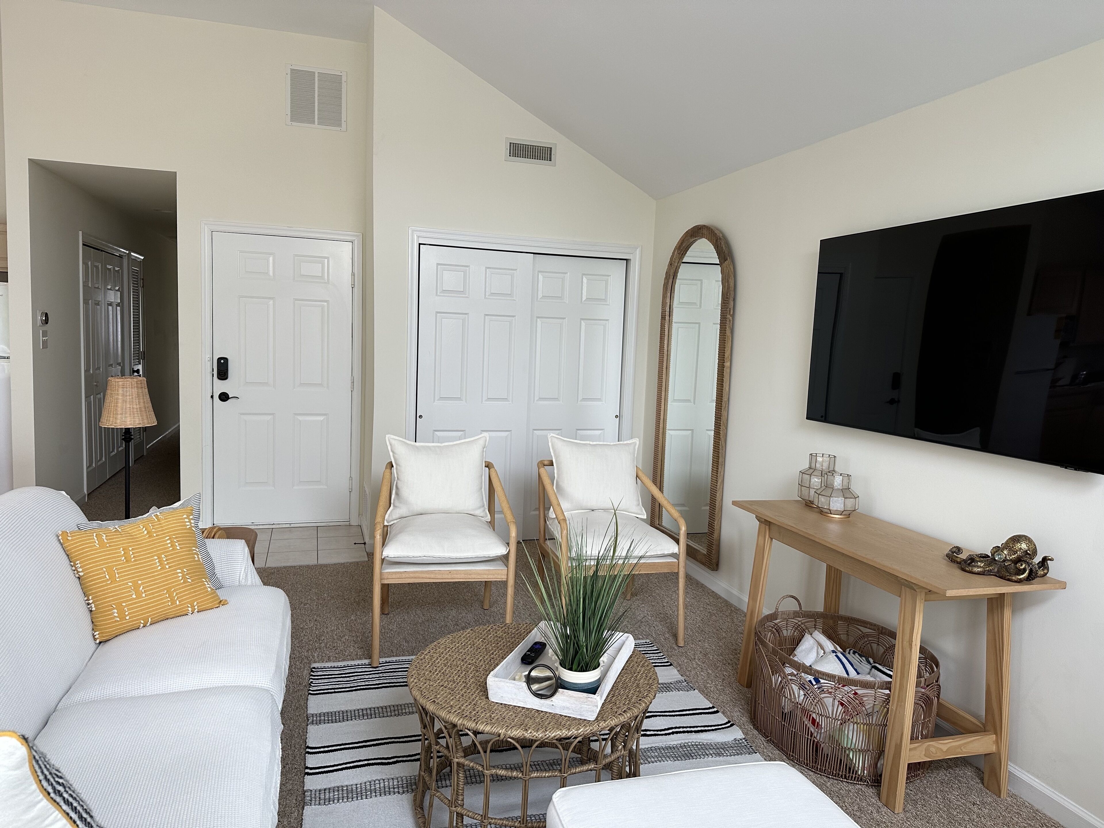 Cozy and Close to Beach