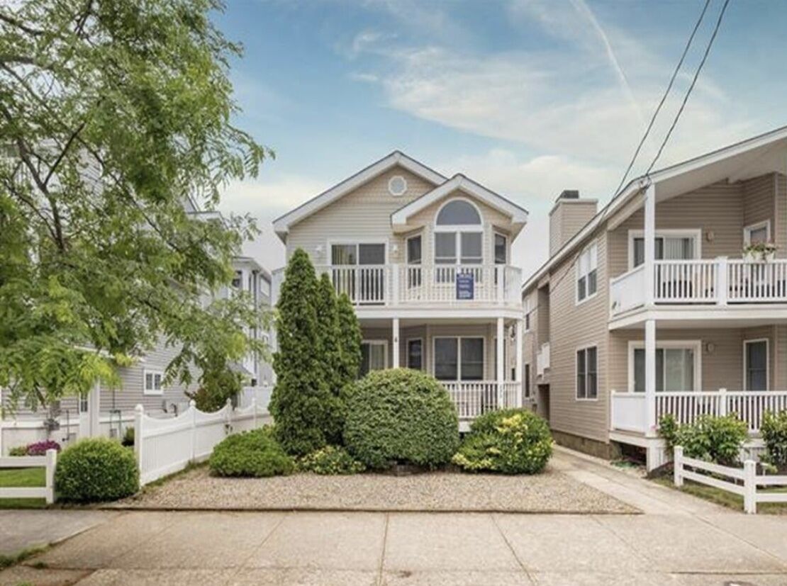 Cozy and Close to Beach