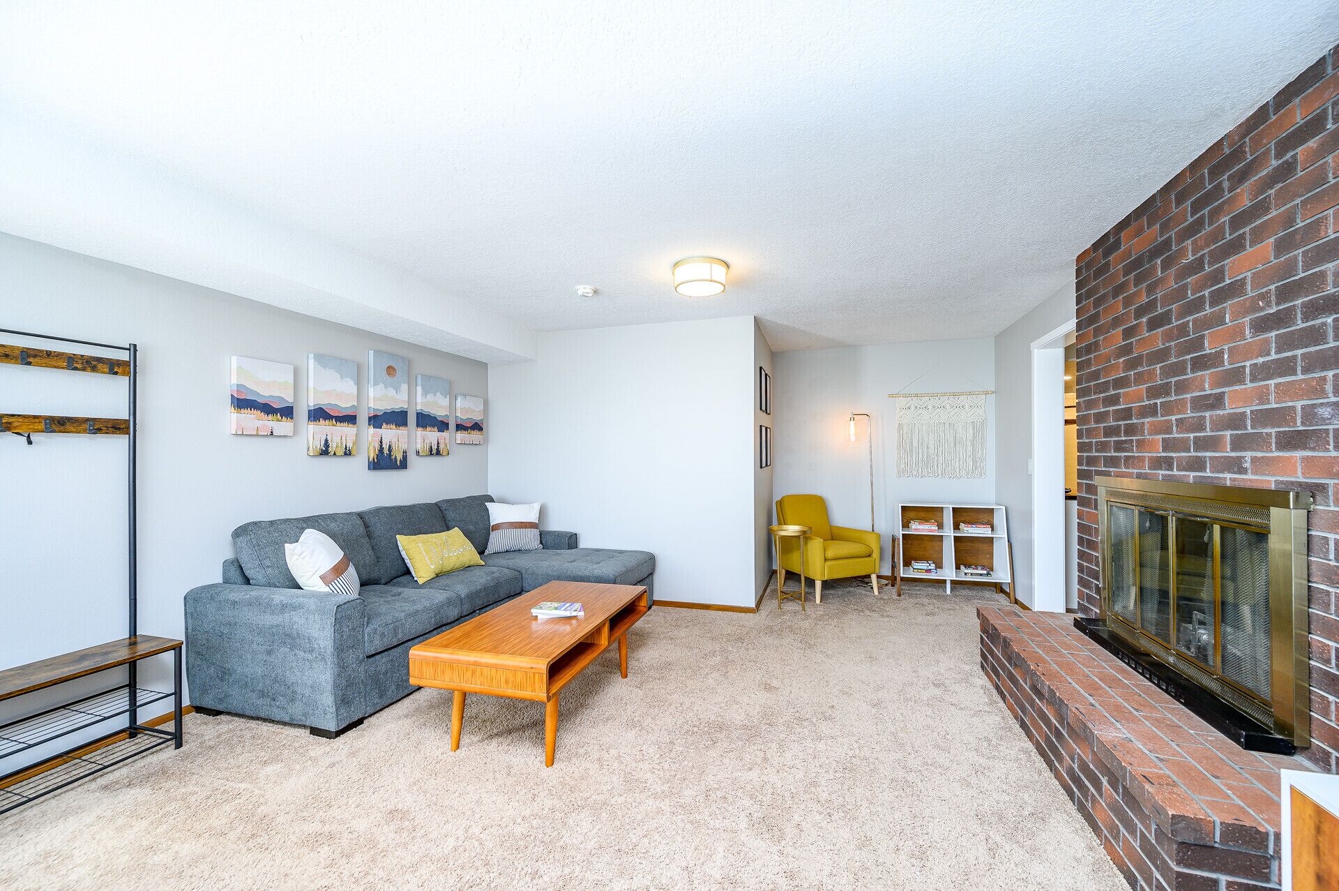 New One Bedroom B&B Walking Distance to Downtown Dundee!