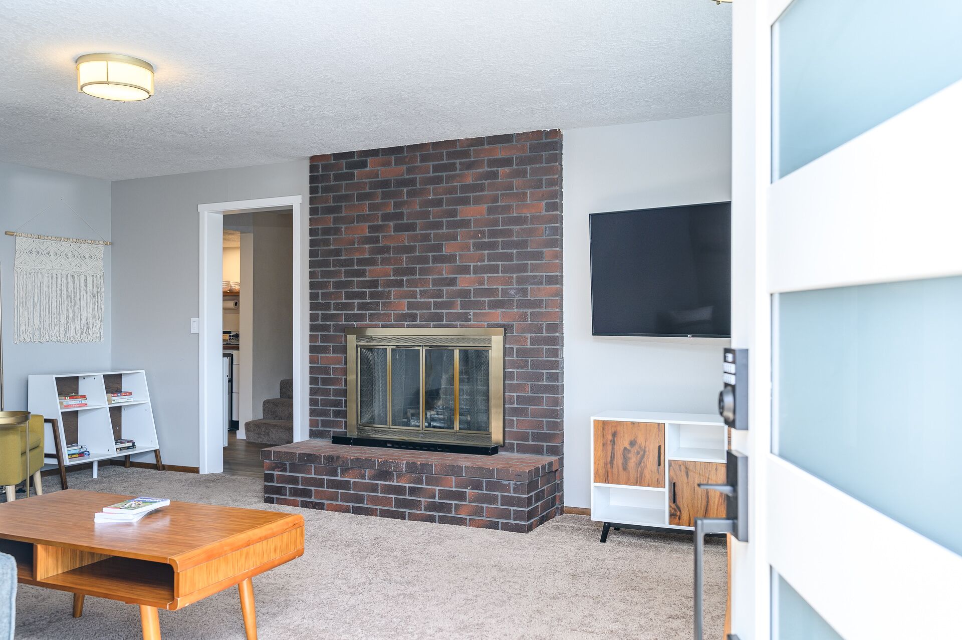 New One Bedroom B&B Walking Distance to Downtown Dundee!