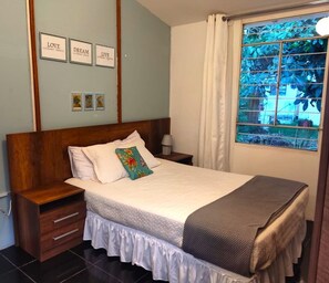 1 chambre, coffres-forts dans les chambres, bureau