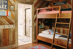 4 Schlafzimmer, Reisekinderbett, kostenloses WLAN, Bettwäsche