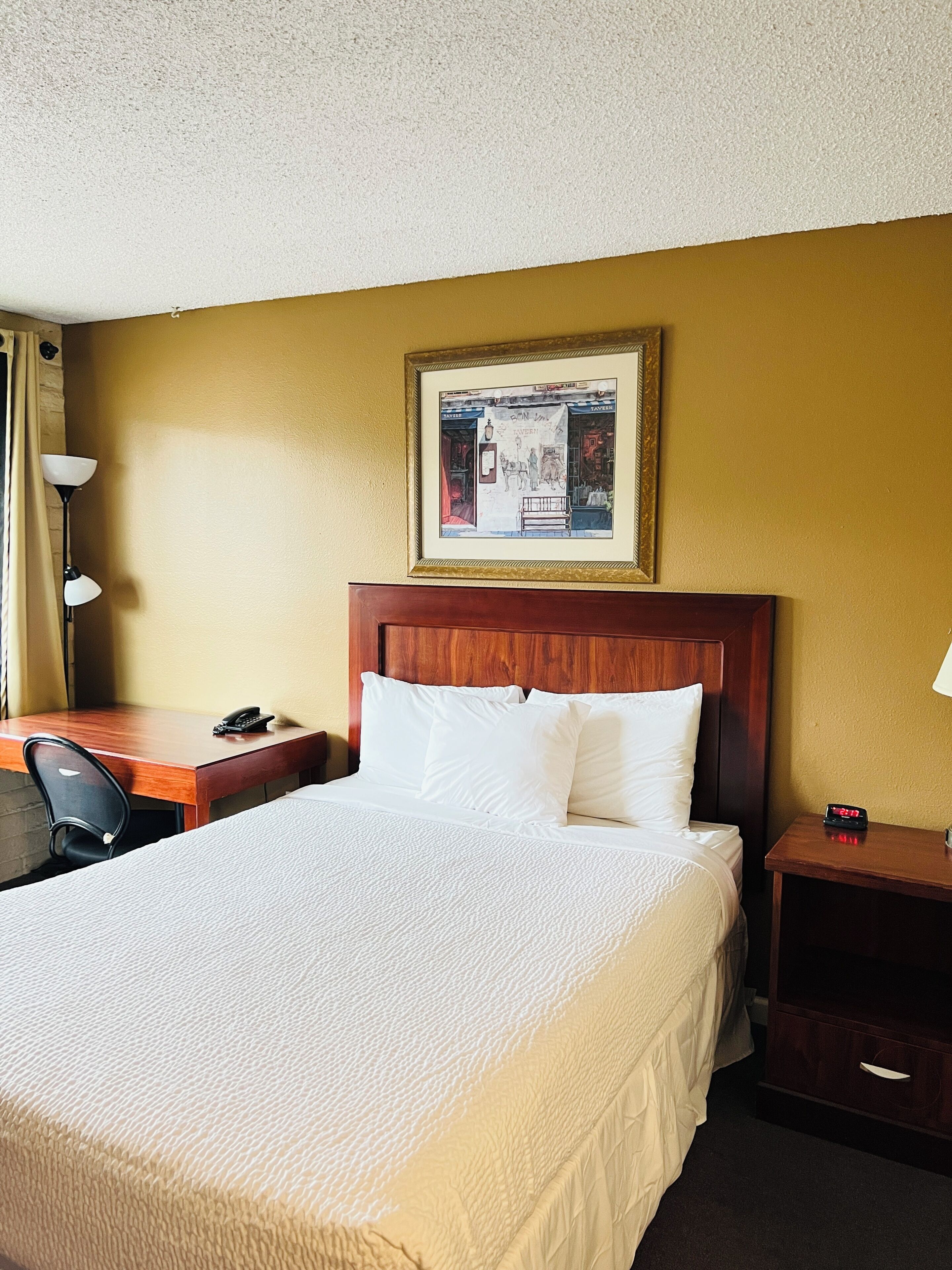Room, 1 Queen Bed, Non Smoking | Desk, blackout drapes, iron/ironing board, free WiFi