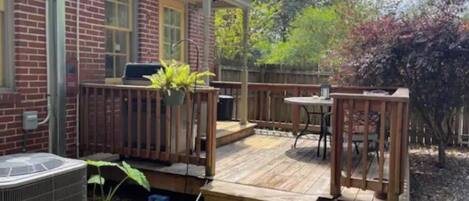 屋外ダイニングエリア