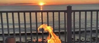 ☆ Beachfront Home w/ Stunning Views, Hot Tub, Luxury Kitchen & Private Beach! 