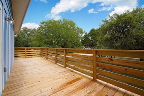 Terrace/patio - Cozy Modern Lakehouse - 3 minutes from the lake! (Canyon Lake)