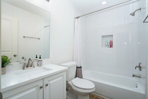 Combined shower/bathtub