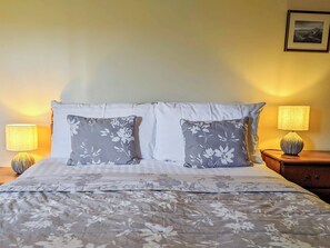 2 多间卧室、免费 WiFi、床单