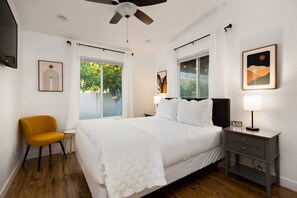 5 bedrooms, desk, iron/ironing board, travel crib - NEW! R House Hot Tub+Pool+Air Hockey+5BD (Scottsdale)