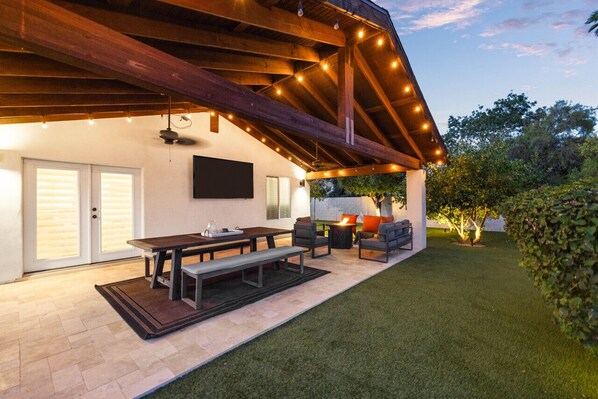 Outdoor dining - R House Retreat: w/ Hot Tub, Pool, Air Hockey, 5BR (Scottsdale)