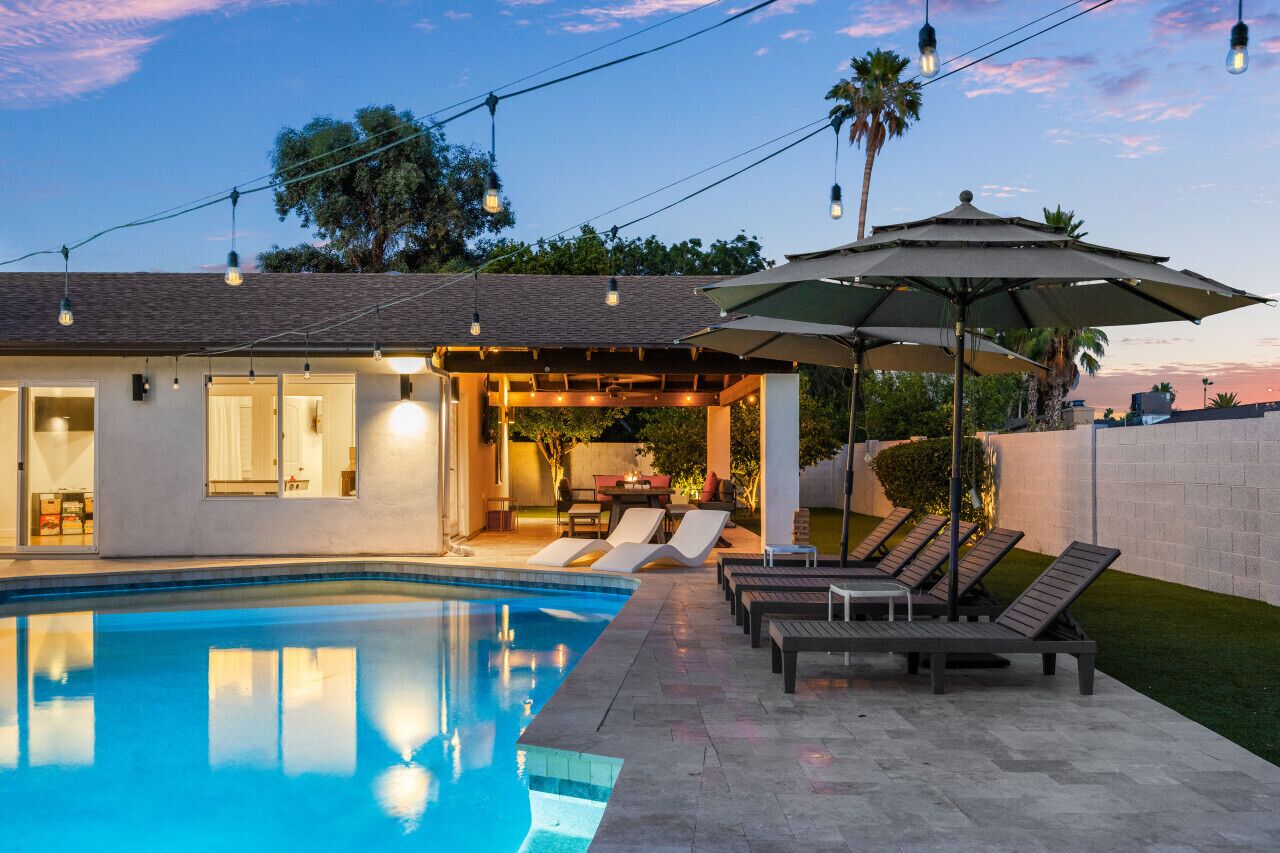 Lämmitetty uima-allas