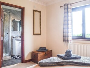 4 habitaciones, cuna de viaje, wifi gratis y ropa de cama 