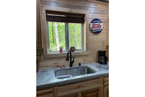 Interior - Nostalgic Route 66 Cabin near Blue Springs Ranch (Bourbon)