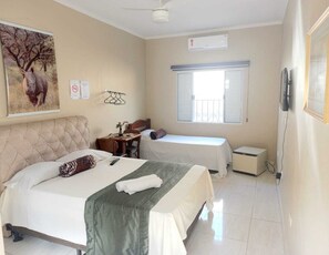 Hypo-allergenic bedding, free WiFi