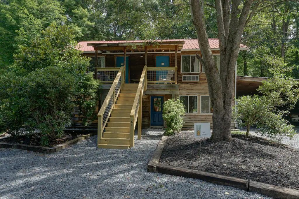 New Listing! The Hostel at Hideaway Point
