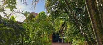 Relaxing Loft Studio Cabin - 5 min from the beach!
