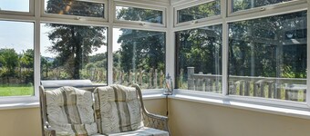 A peaceful farm stay within easy reach of stunning beaches and coastline.