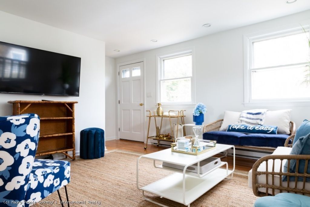 Welcome to Something Blue~ a beachy yet sophisticated condo