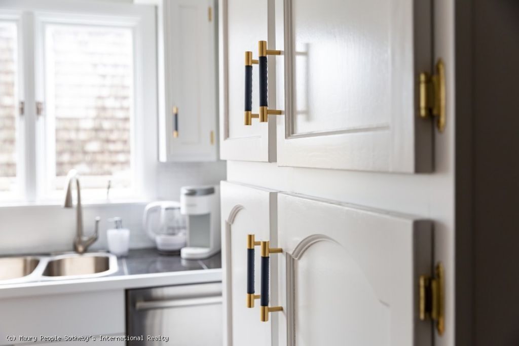 Welcome to Something Blue~ a beachy yet sophisticated condo