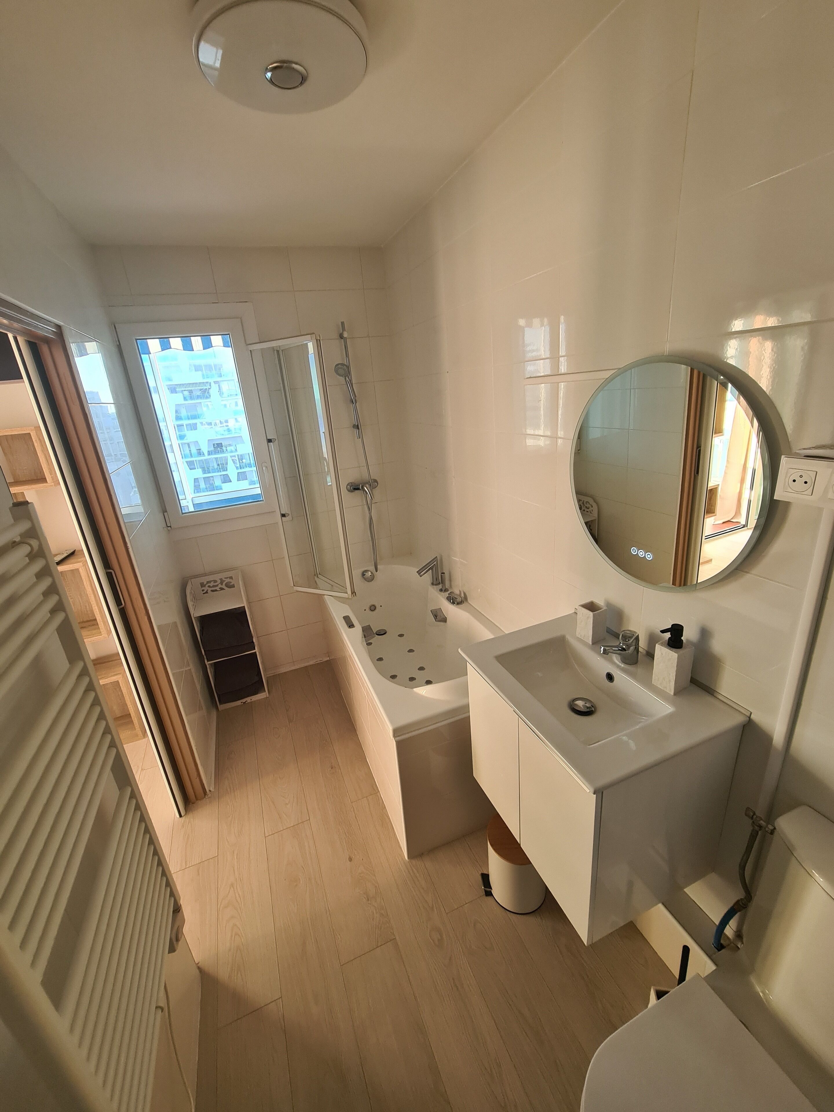 Appartement chaleureux et lumineux avec jacuzzi balnéo