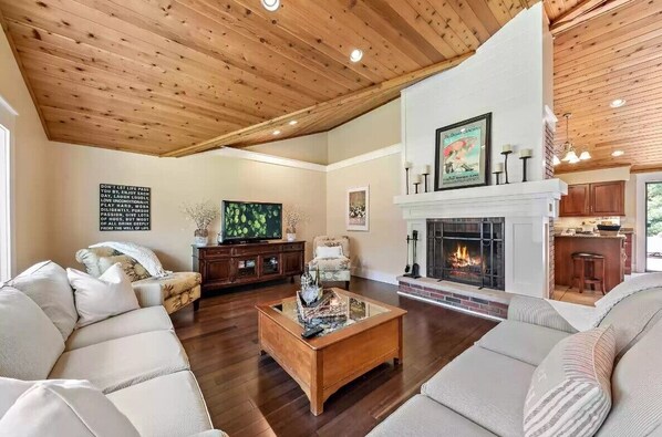 Smart TV, fireplace, DVD player, foosball