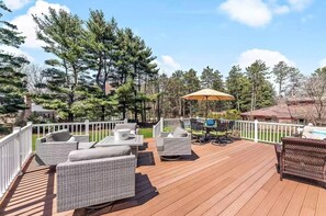 Property grounds - Book your 2026 summer vacation week now!  Saturday-Saturday lakeside rental. (Three Oaks)