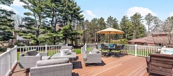 FALL - 3 night weekend getaway!  Large family vacation home near Cherry Beach