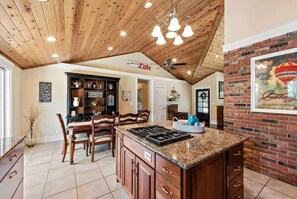 Fridge, microwave, oven, stovetop - Book your 2026 summer vacation week now!  Saturday-Saturday lakeside rental. (Three Oaks)